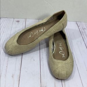 Toms tan linen ballet flats